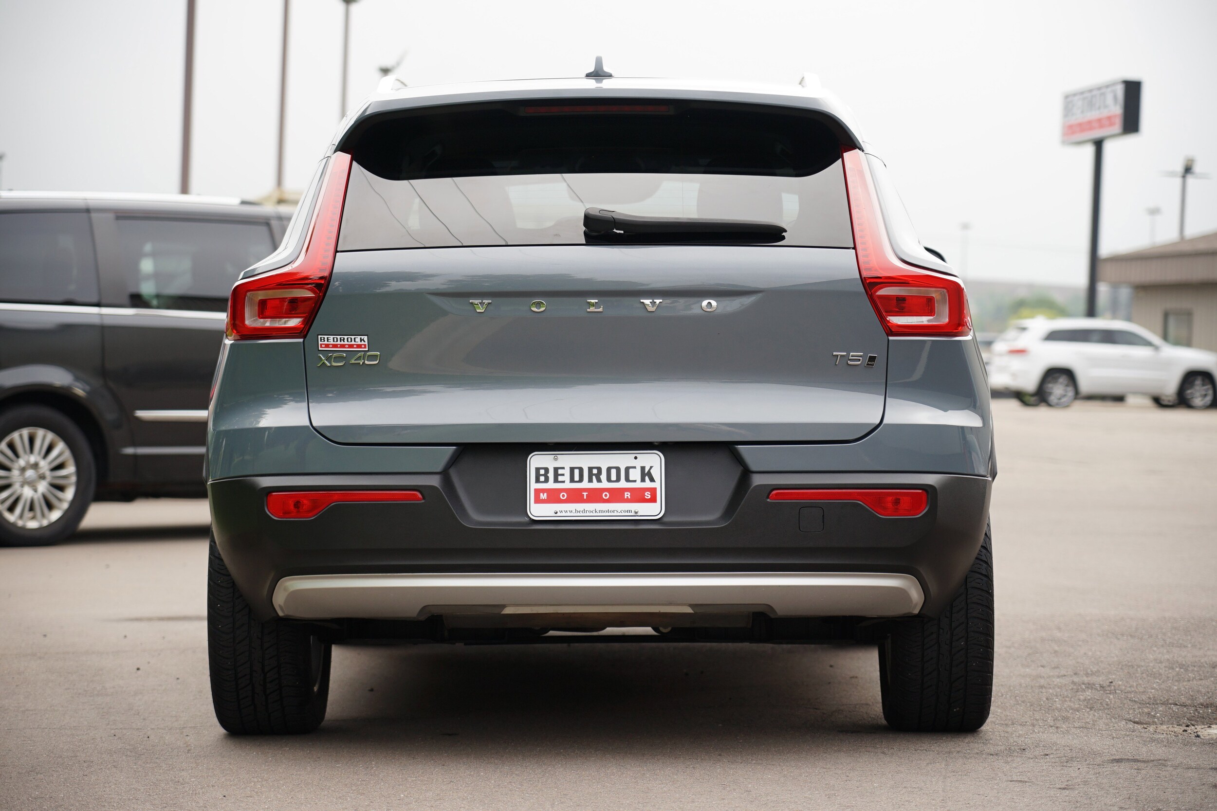 2020 Volvo XC40 T5 Momentum photo 4