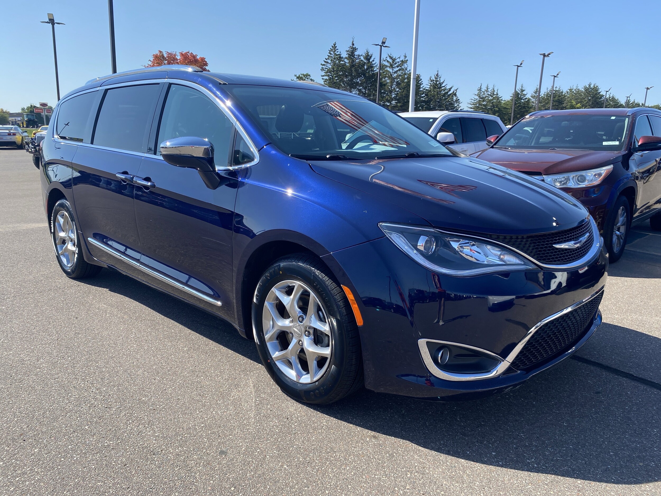 2018 Chrysler Pacifica Limited photo 4