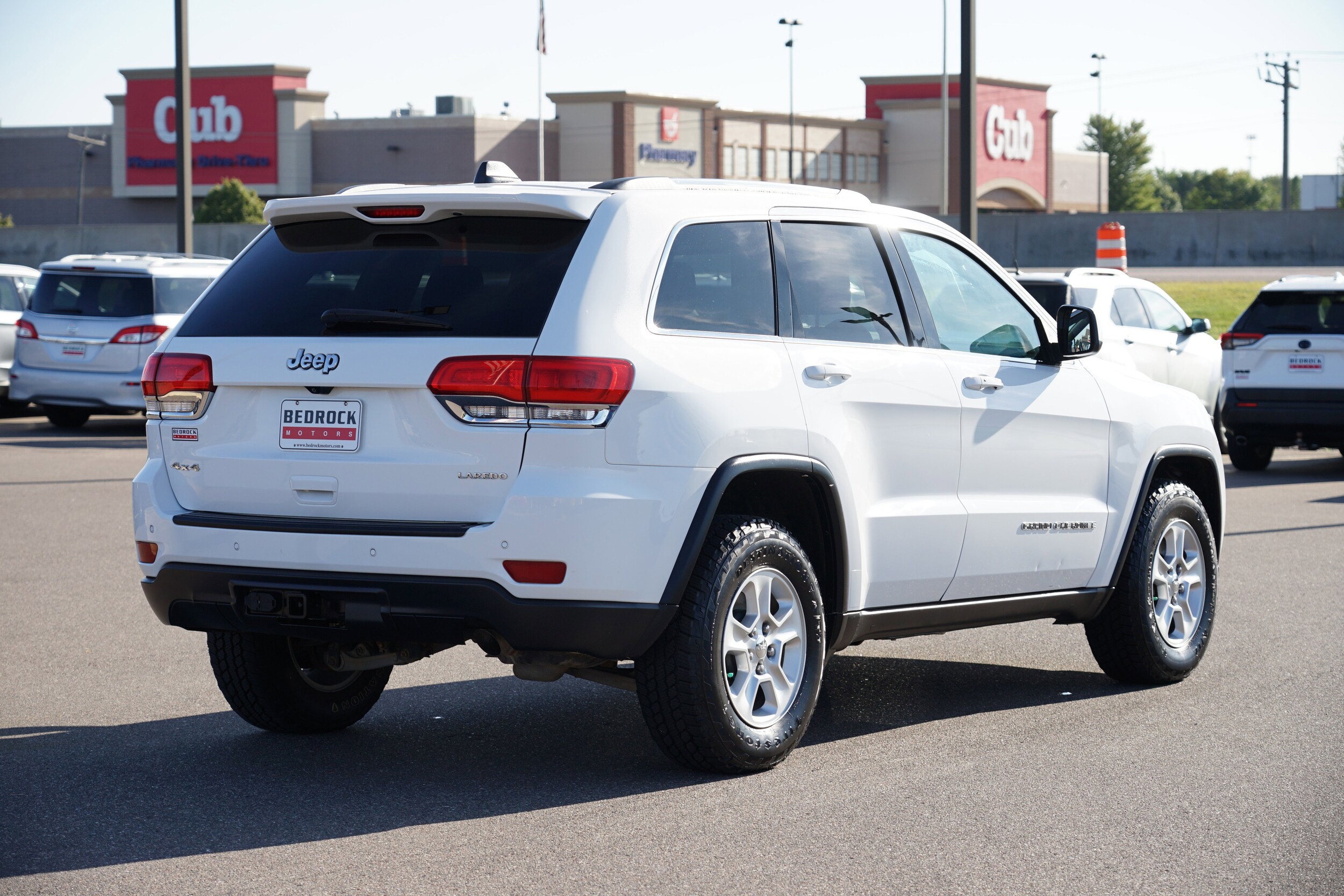 2017 Jeep Grand Cherokee Laredo photo 3