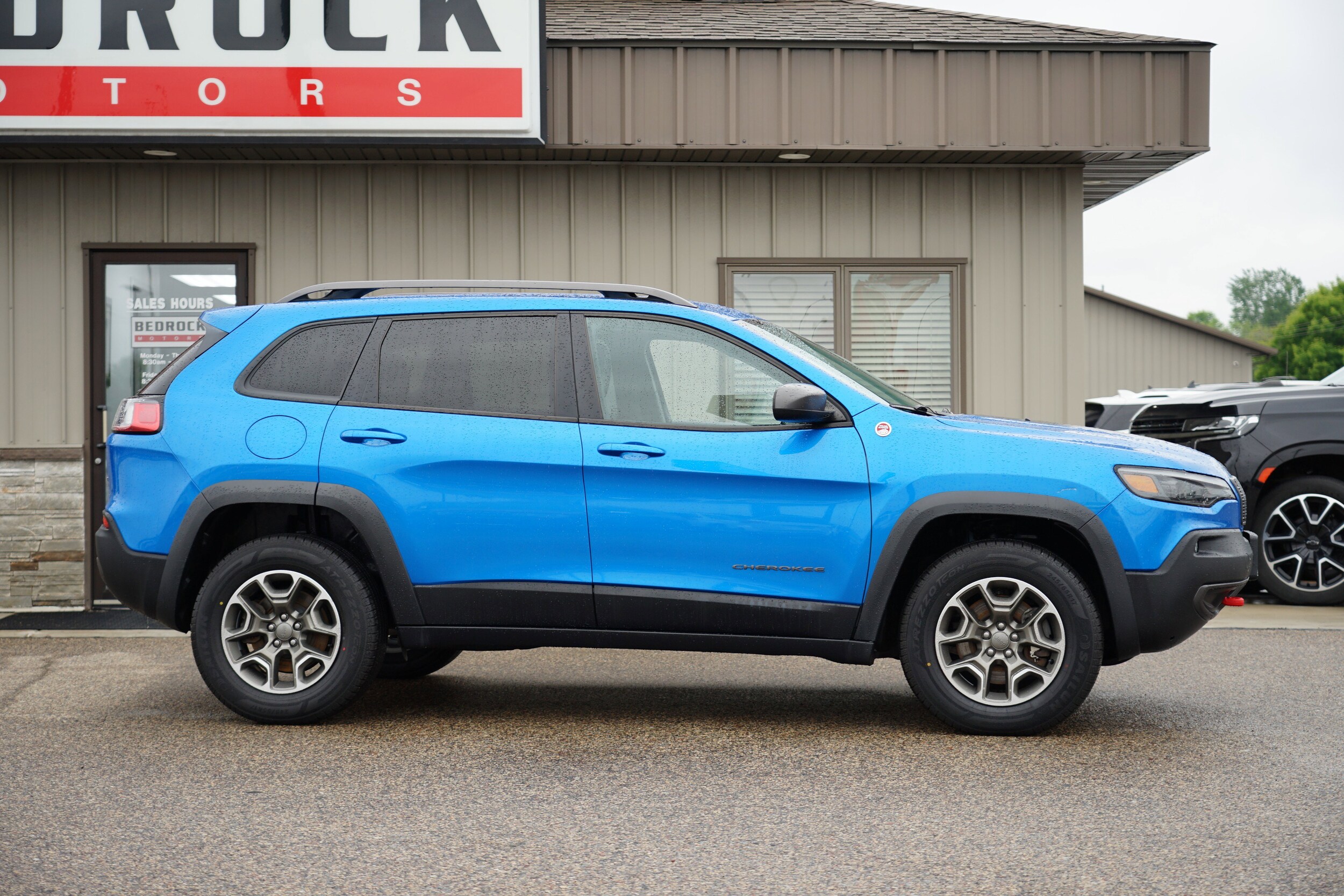 2020 Jeep Cherokee Trailhawk photo 2