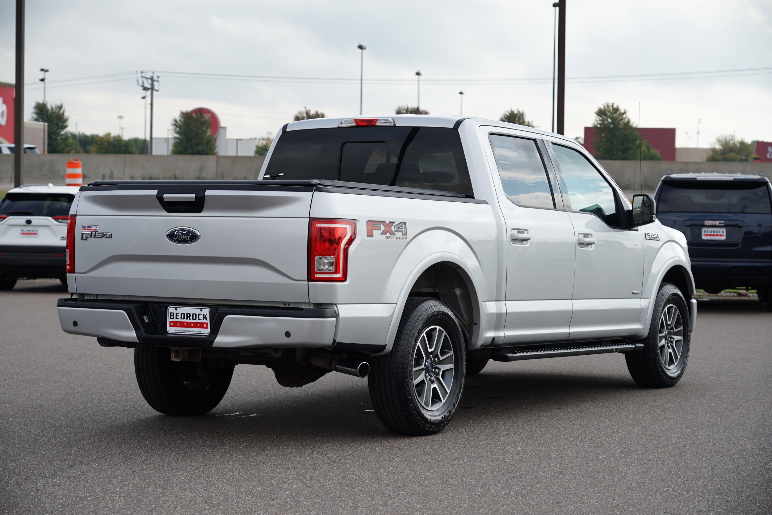2015 Ford F-150 XLT photo 2