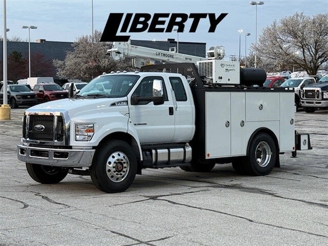 2025 Ford F-750SD Base Truck's photo
