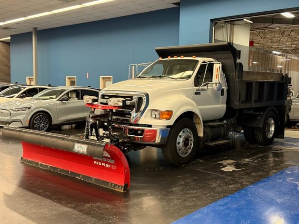 Used 2013 Ford F-750SD XLT Truck