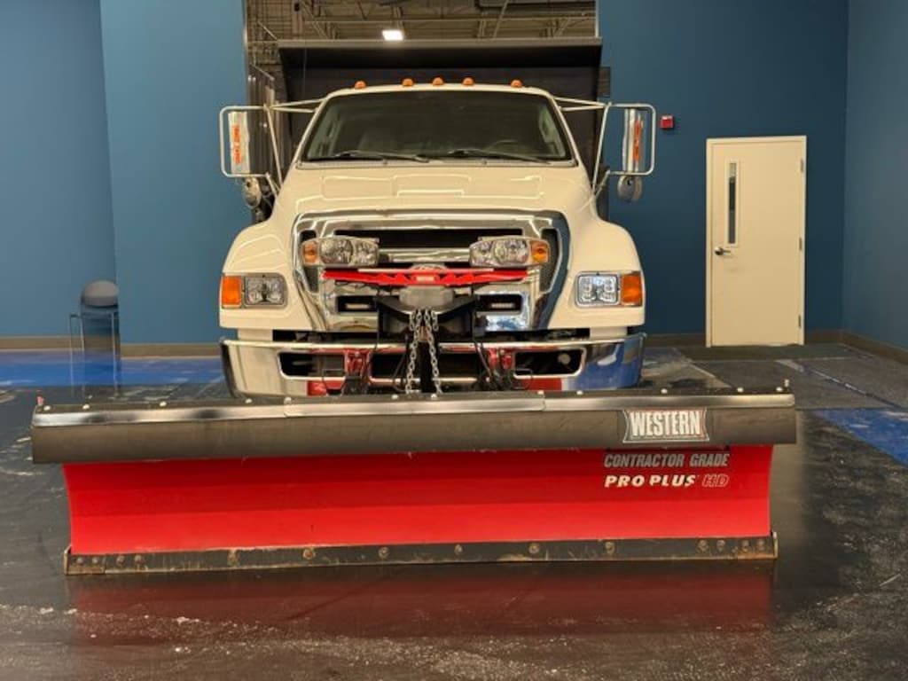 Used 2013 Ford F-750SD XLT Truck