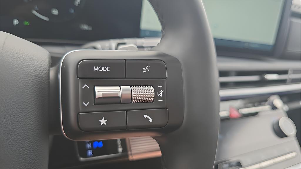 2026 Hyundai Santa Fe Limited - Photo 23