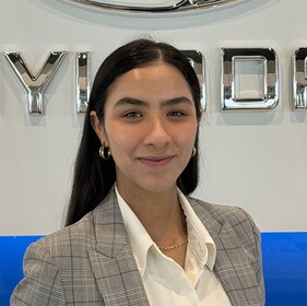 Staff member Fernanda Mendoza from ID_98d4e1