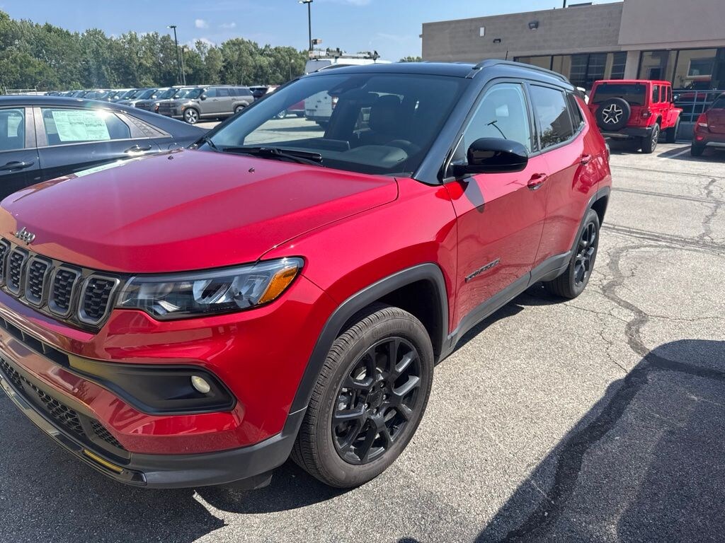Used 2024 Jeep Compass Latitude SUV