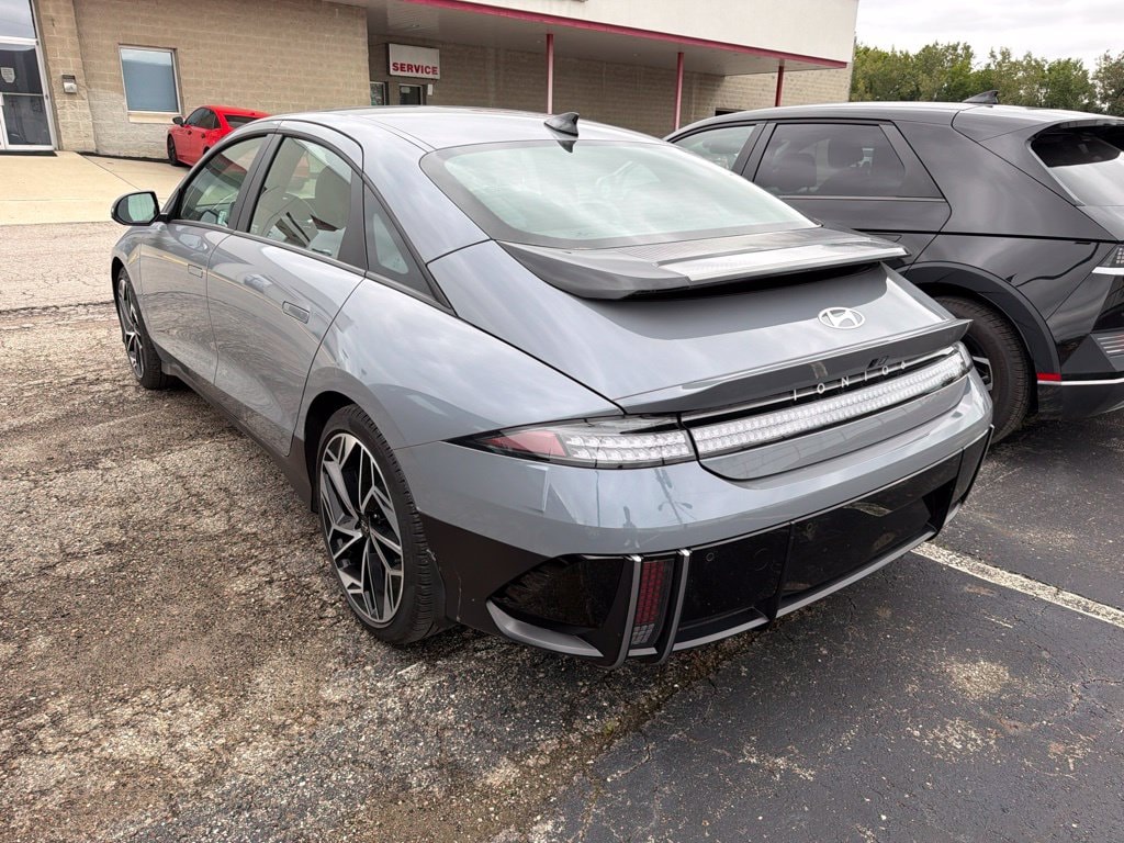 Used 2024 Hyundai IONIQ 6 SEL with VIN KMHM34AC4RA064330 for sale in Columbus, OH