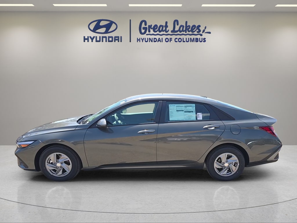 New 2026 Hyundai Elantra SE Sedan