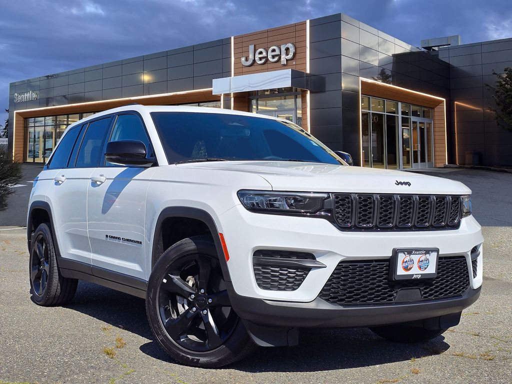 2023 Jeep Grand Cherokee Altitude X 4x4's photo