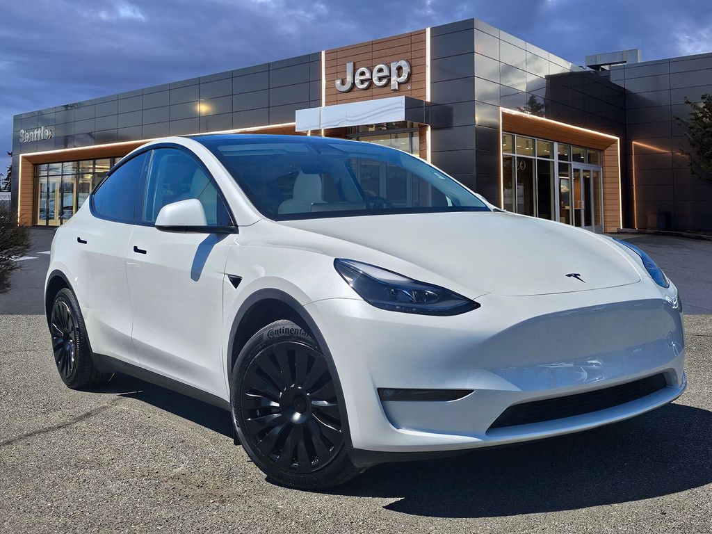 2024 Tesla Model Y Long Range Dual Motor All-Wheel Drive's photo