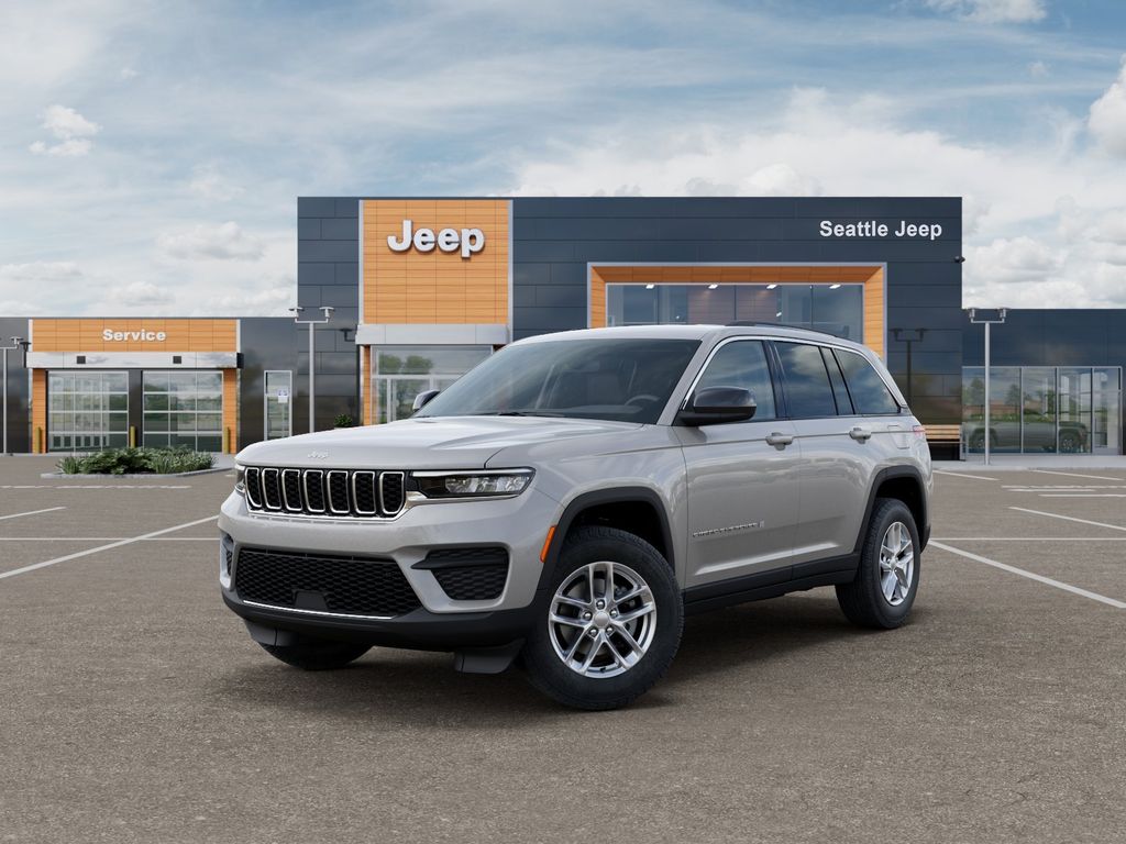 2026 Jeep Grand Cherokee Laredo X 4x4's photo