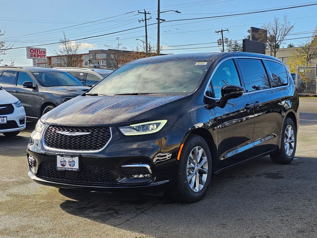 New 2026 Chrysler Pacifica LIMITED Passenger Van