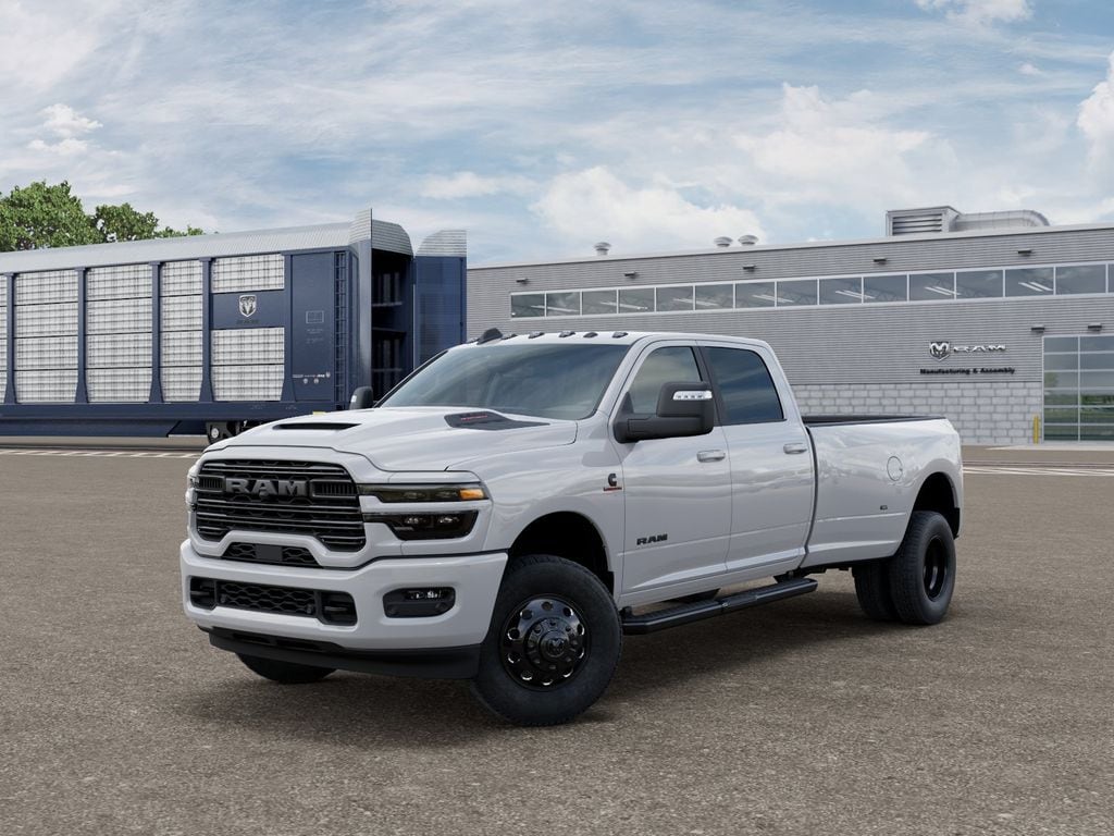 New 2026 Ram 3500 LARAMIE CREW CAB 4X4 8' BOX Pickup