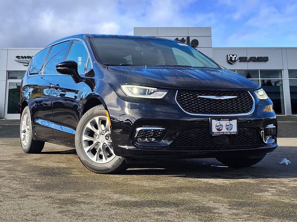 New 2026 Chrysler Pacifica LIMITED Passenger Van