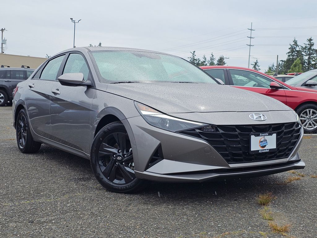 2023 Hyundai Elantra 1.6 HEV Blue's photo