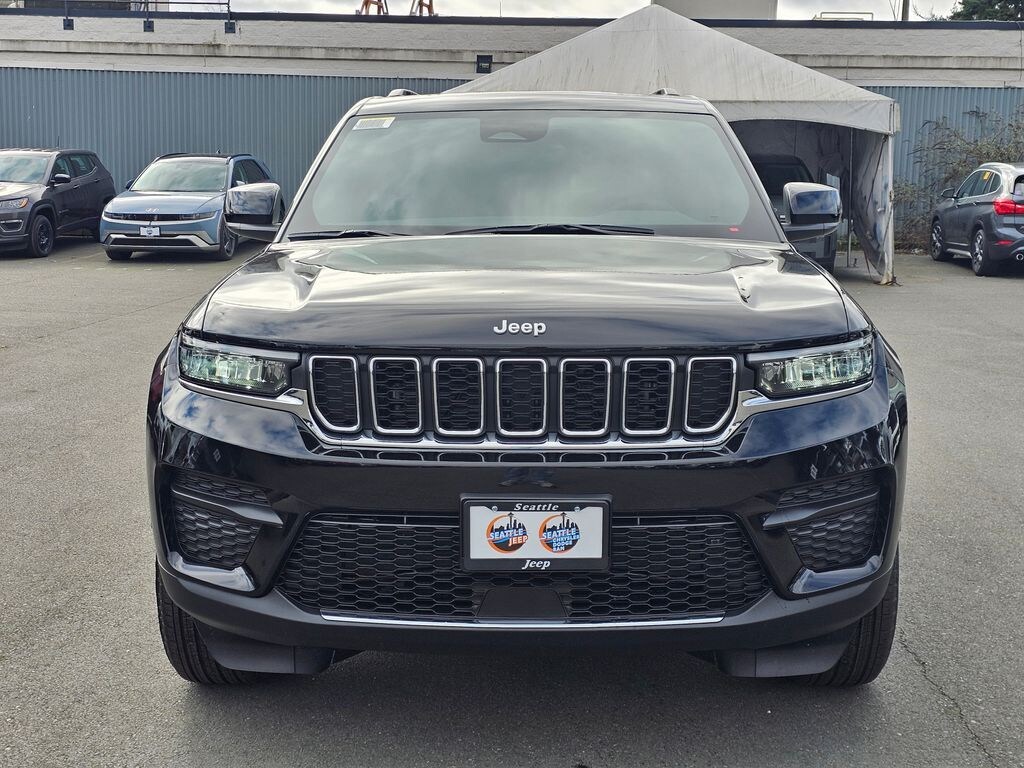 New 2026 Jeep Grand Cherokee LAREDO X 4X4 Sport Utility
