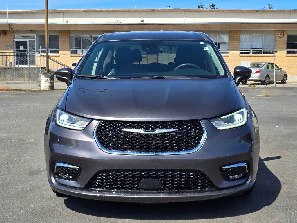 Used 2023 Chrysler Pacifica Touring L Van Passenger Van