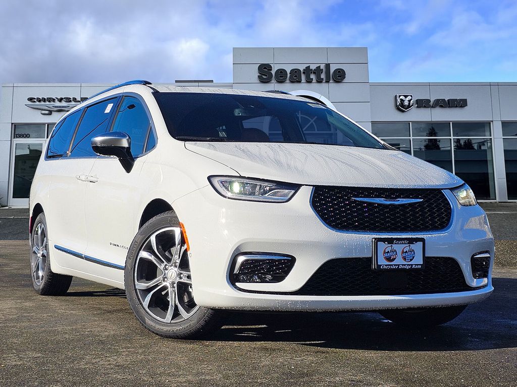 2026 Chrysler Pacifica Pinnacle's photo