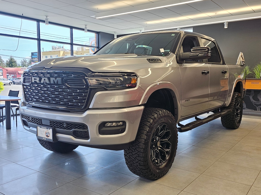 New 2025 Ram 1500 BIG HORN CREW CAB 4X4 5'7 BOX Pickup