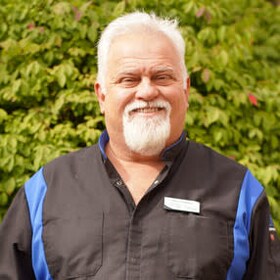 Staff member CHRIS HENRY from ID_b79c73