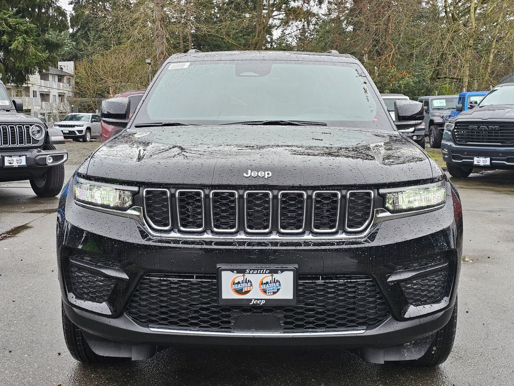 2026 Jeep Grand Cherokee Laredo X 4x4's photo