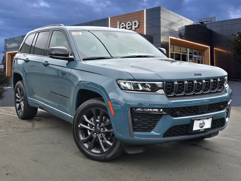 2026 Jeep Grand Cherokee Limited Reserve 4x4's photo