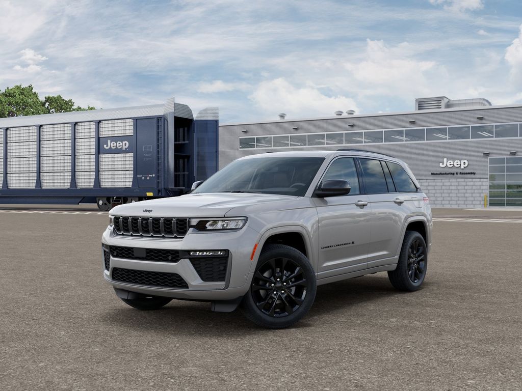 2026 Jeep Grand Cherokee Limited Reserve 4x4's photo