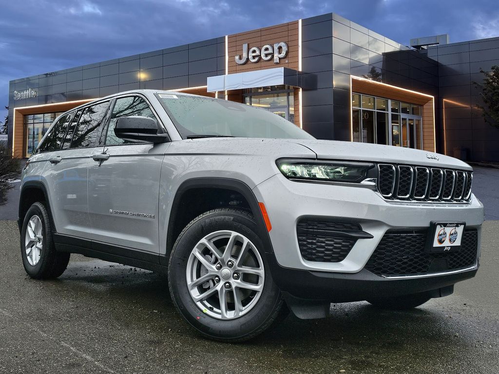 2026 Jeep Grand Cherokee Laredo X 4x4's photo