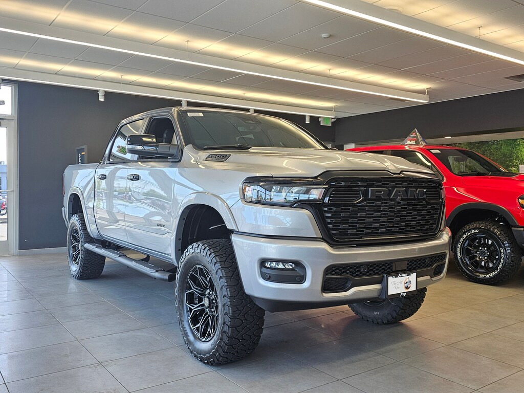 New 2025 Ram 1500 BIG HORN CREW CAB 4X4 5'7 BOX Pickup