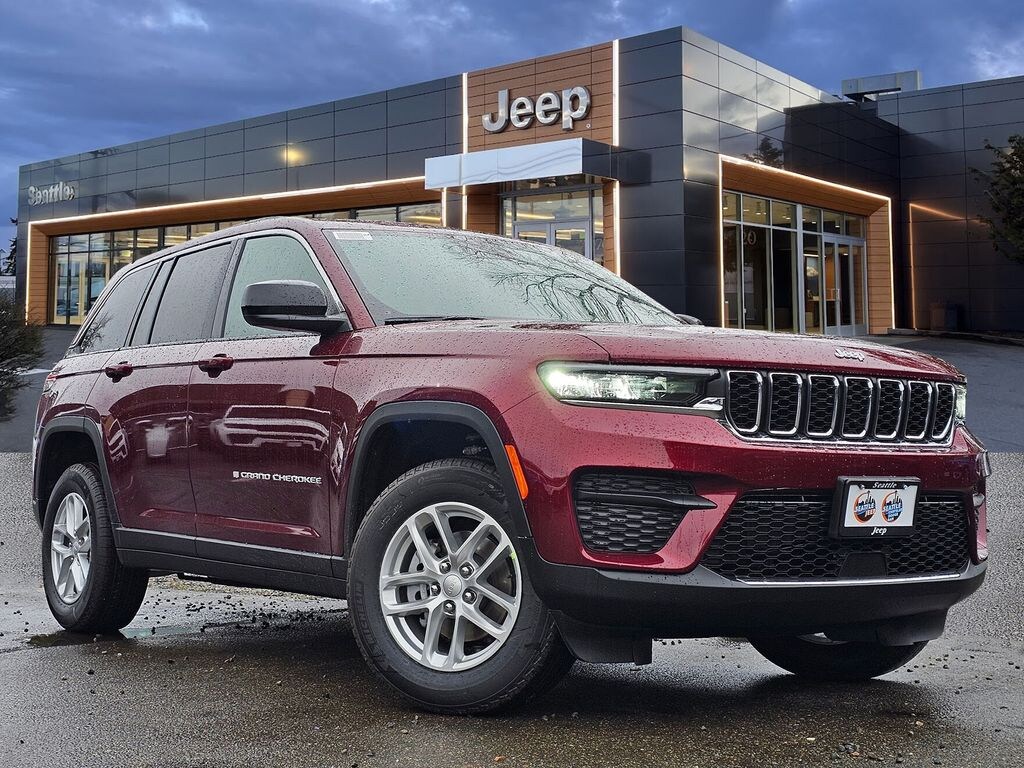 New 2026 Jeep Grand Cherokee LAREDO X 4X4 Sport Utility