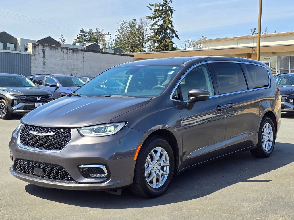 Used 2023 Chrysler Pacifica Touring L Van Passenger Van
