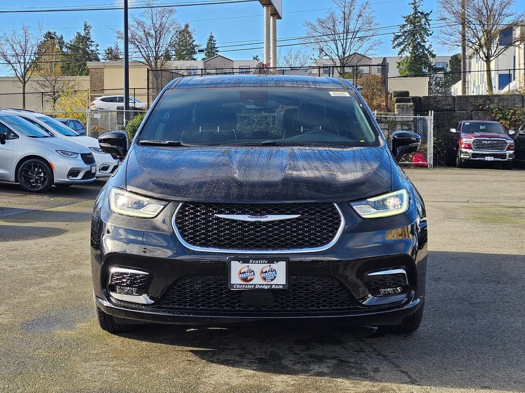 New 2026 Chrysler Pacifica LIMITED Passenger Van
