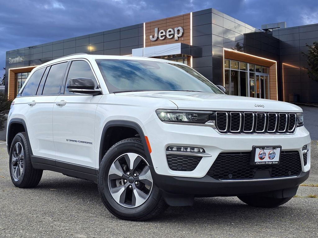 2022 Jeep Grand Cherokee 4xe 4x4's photo