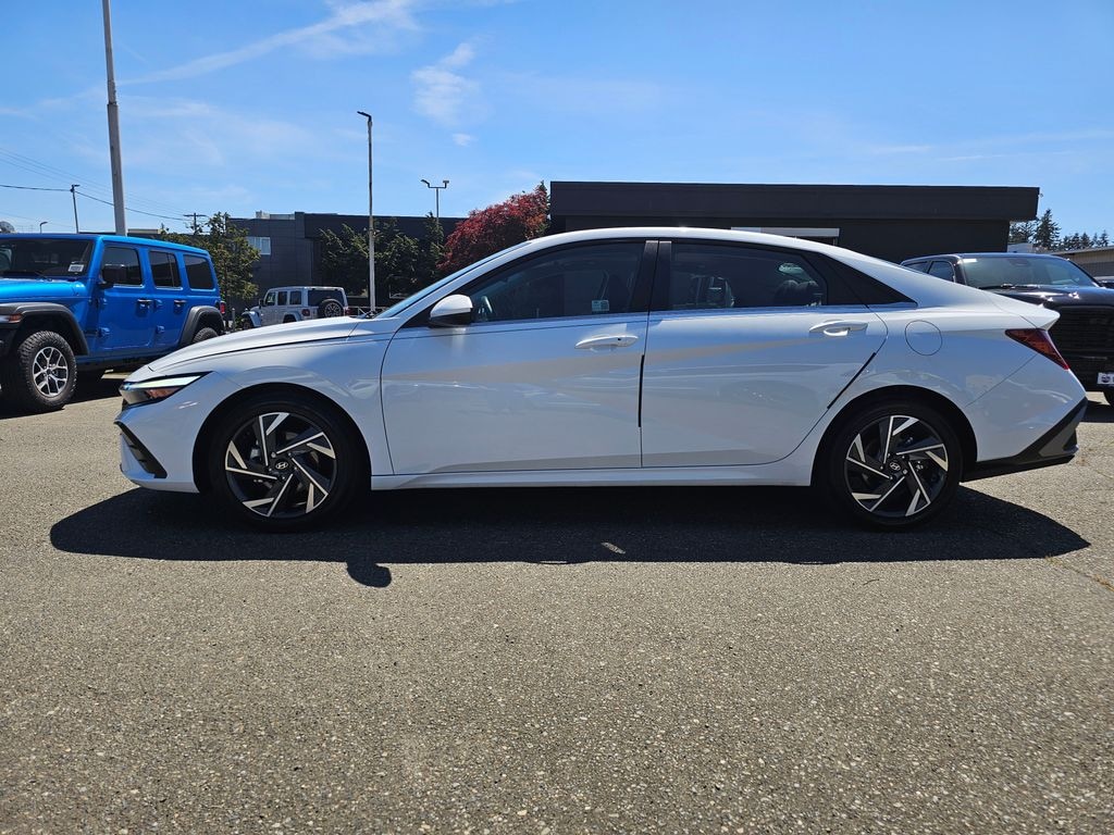 Used 2024 Hyundai Elantra SEL Sedan