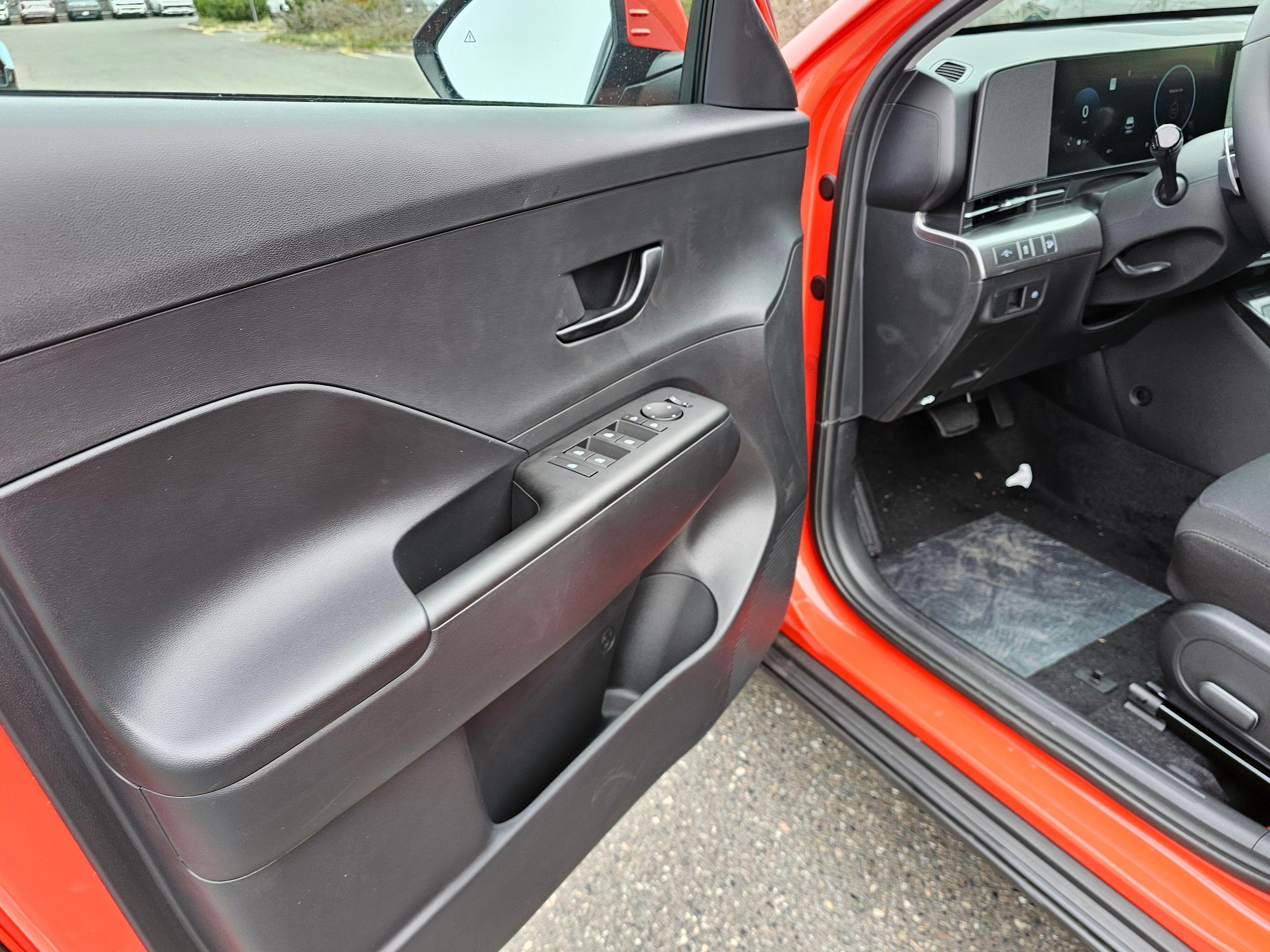 2025 Hyundai Kona SEL Convenience - Photo 17