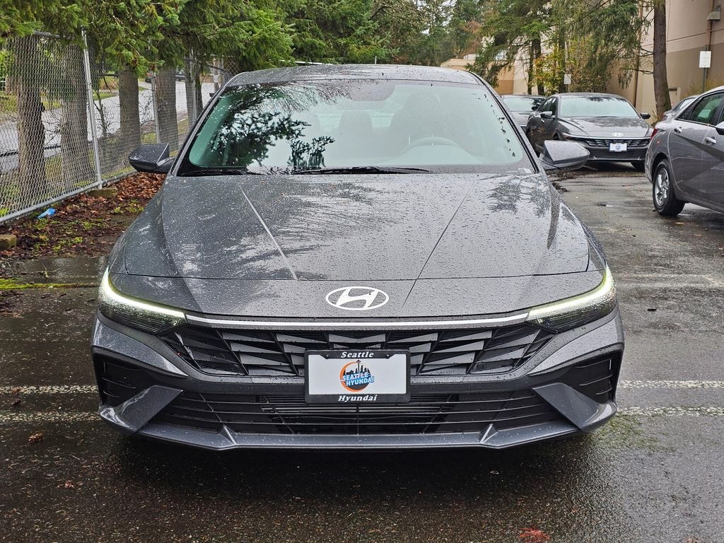 New 2026 Hyundai Elantra SE Sedan