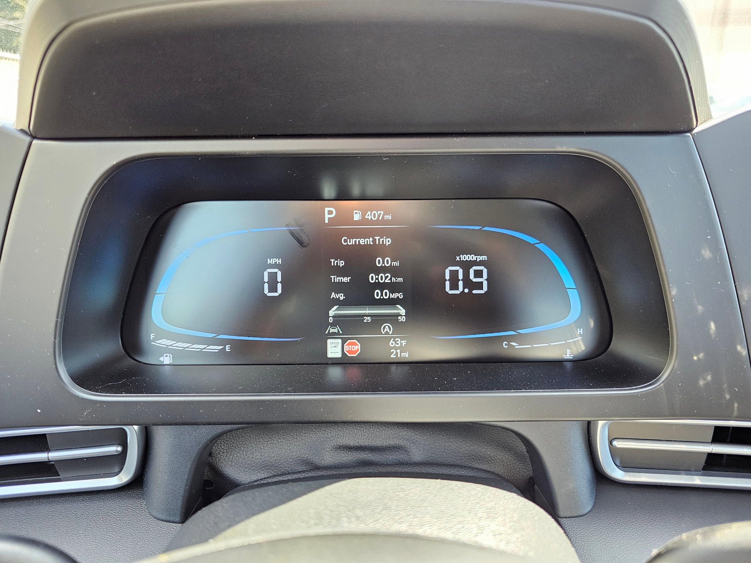 2025 Hyundai Elantra SE - Photo 25