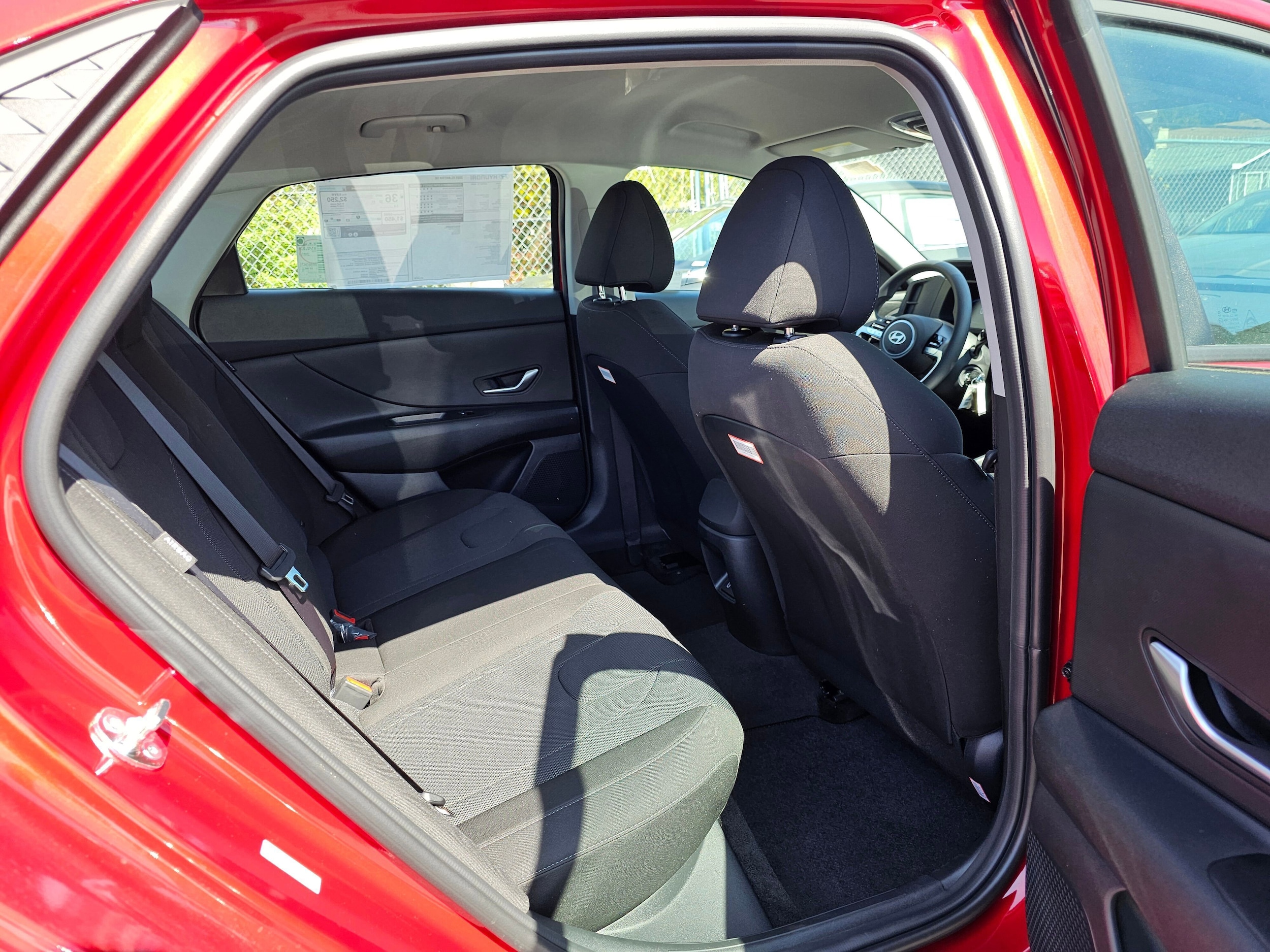 2025 Hyundai Elantra SE - Photo 12