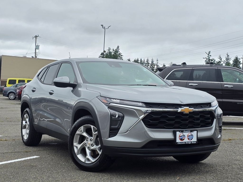 Used 2024 Chevrolet Trax LS SUV