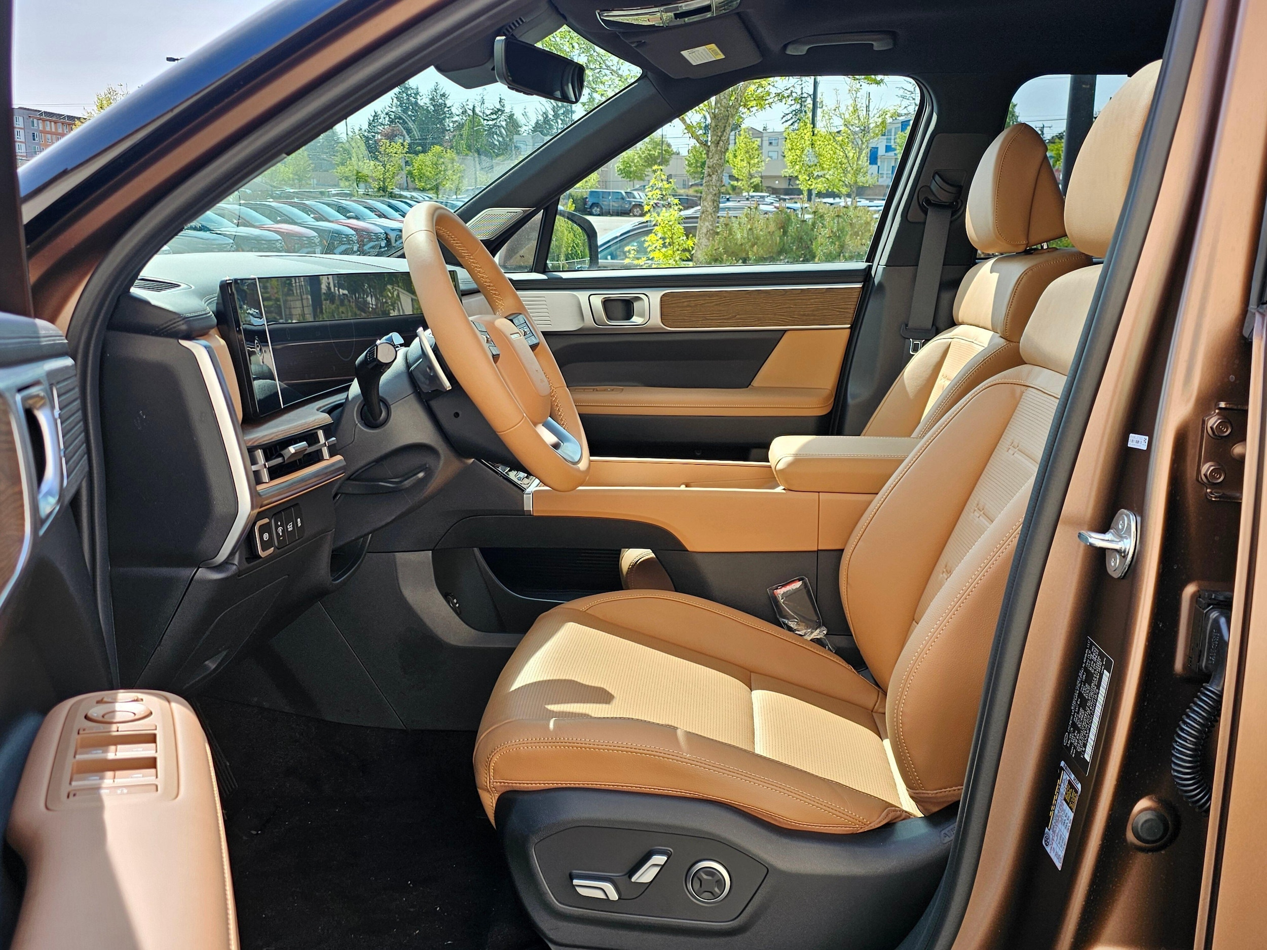 2025 Hyundai Santa Fe Limited - Photo 14