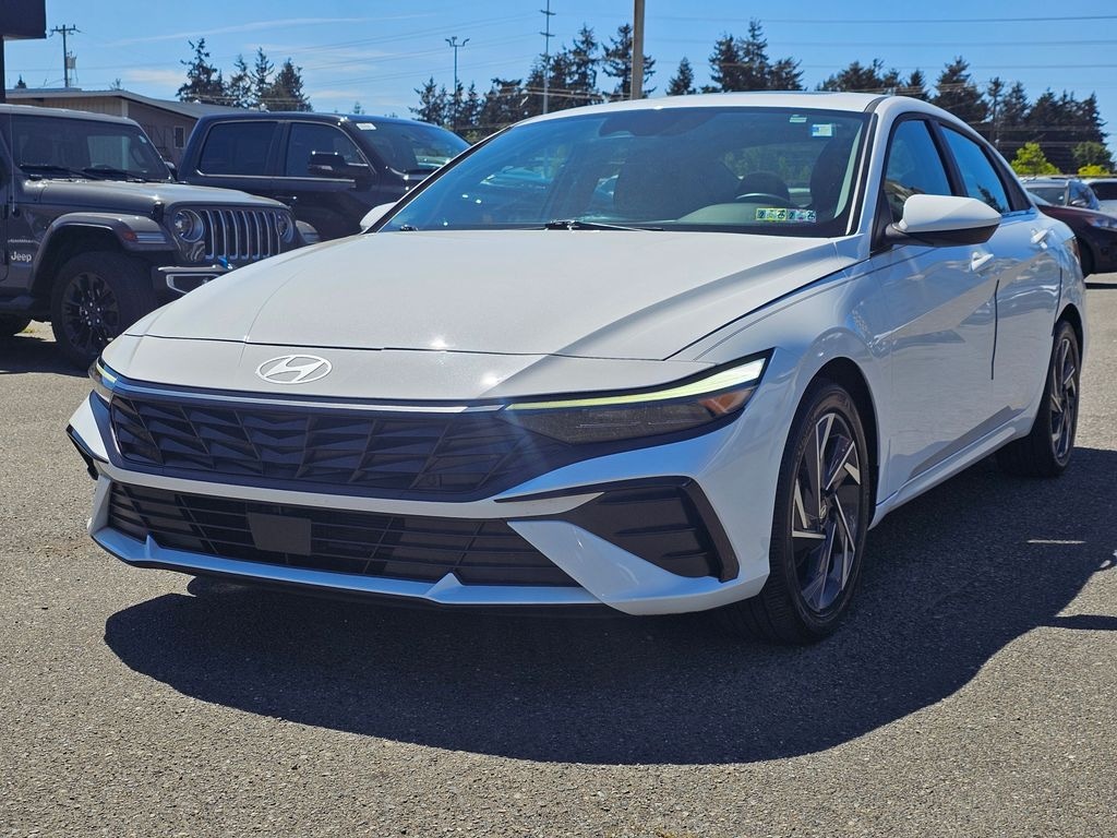 Used 2024 Hyundai Elantra SEL Sedan