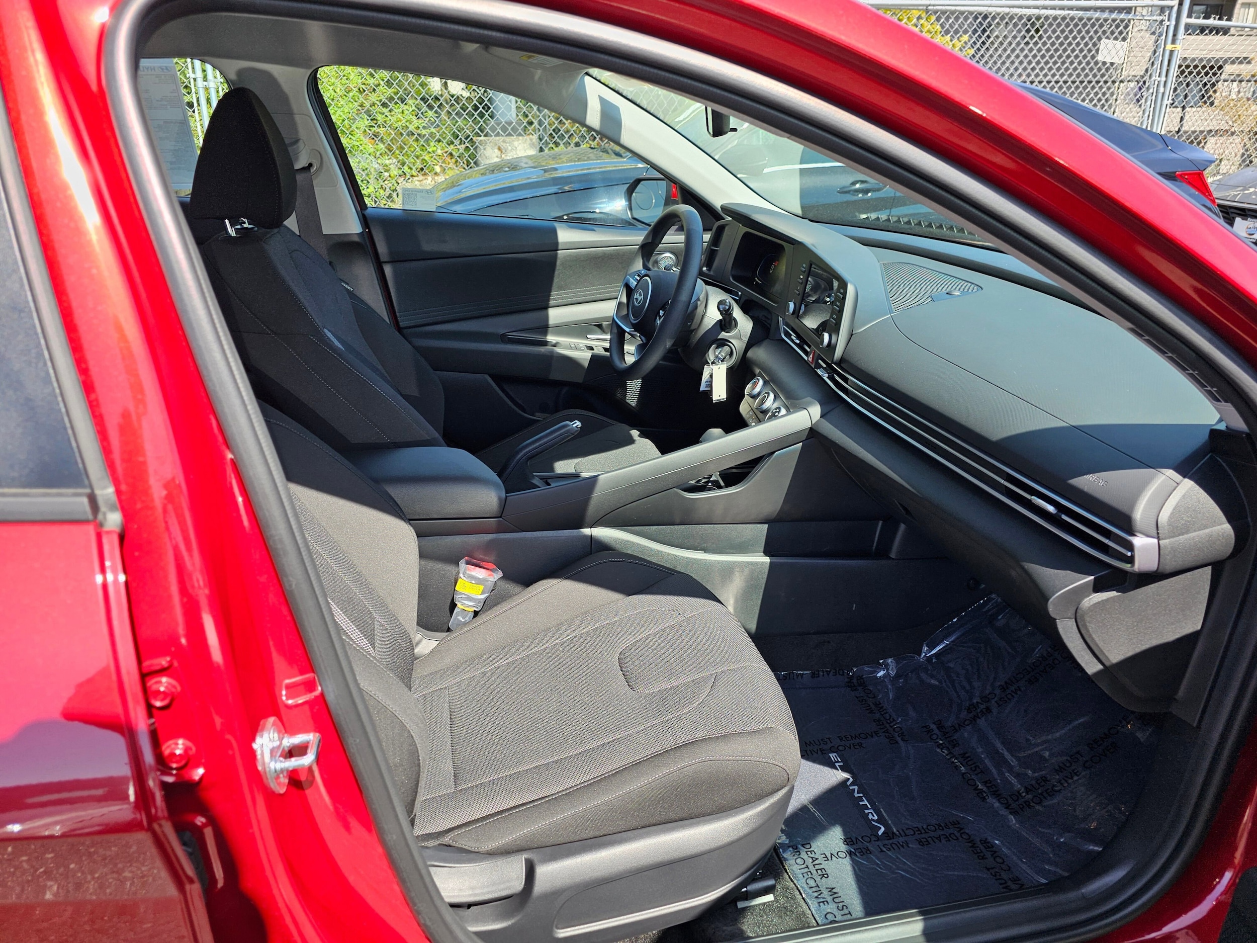 2025 Hyundai Elantra SE - Photo 10