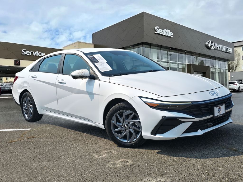2024 Hyundai Elantra Hybrid Sedan 