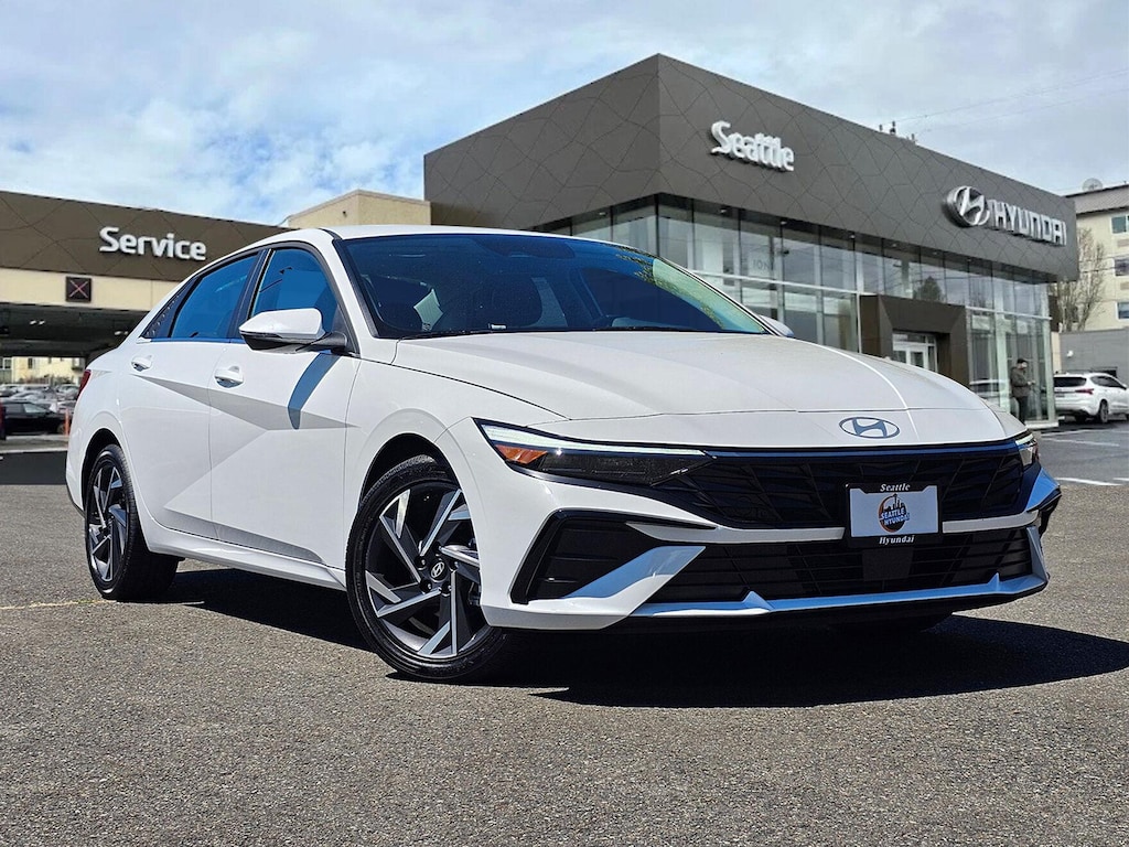 New 2025 Hyundai Elantra Limited Sedan