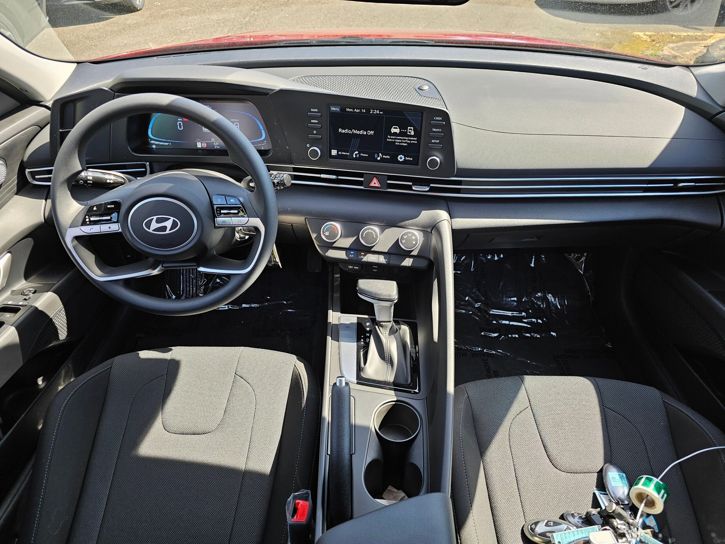 2025 Hyundai Elantra SE - Photo 16