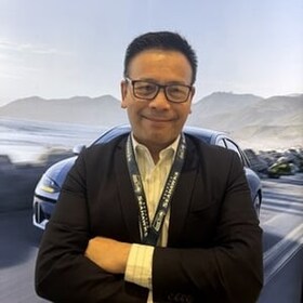 Staff member Thi Nguyen from ID_23c00d