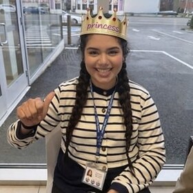 Staff member Sheyla N. from ID_dbf4c2