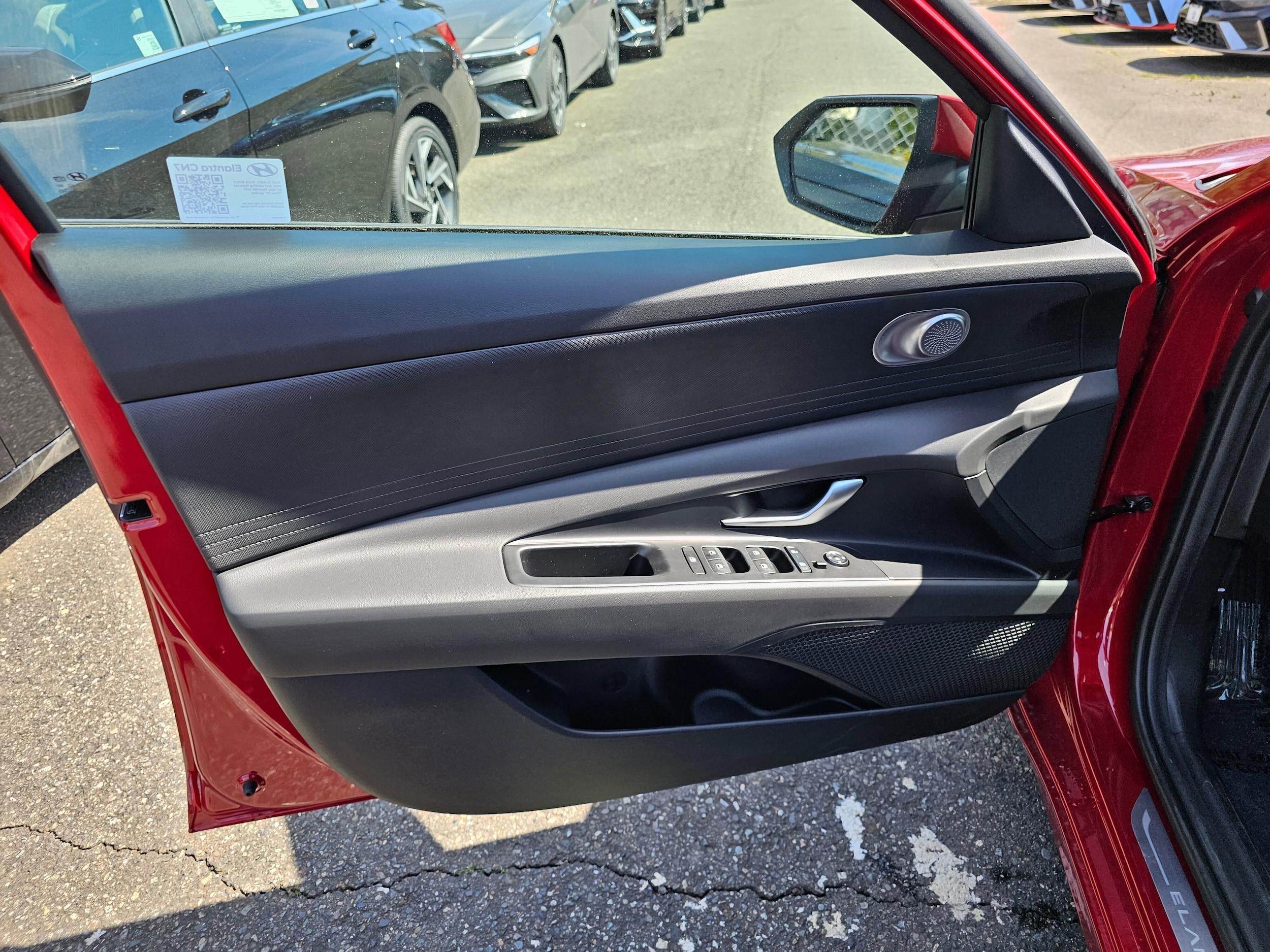 2025 Hyundai Elantra SE - Photo 18