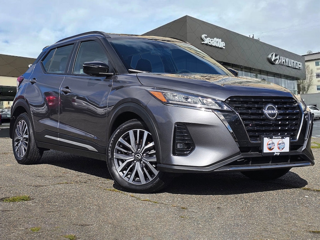 Used 2022 Nissan Kicks SR SUV